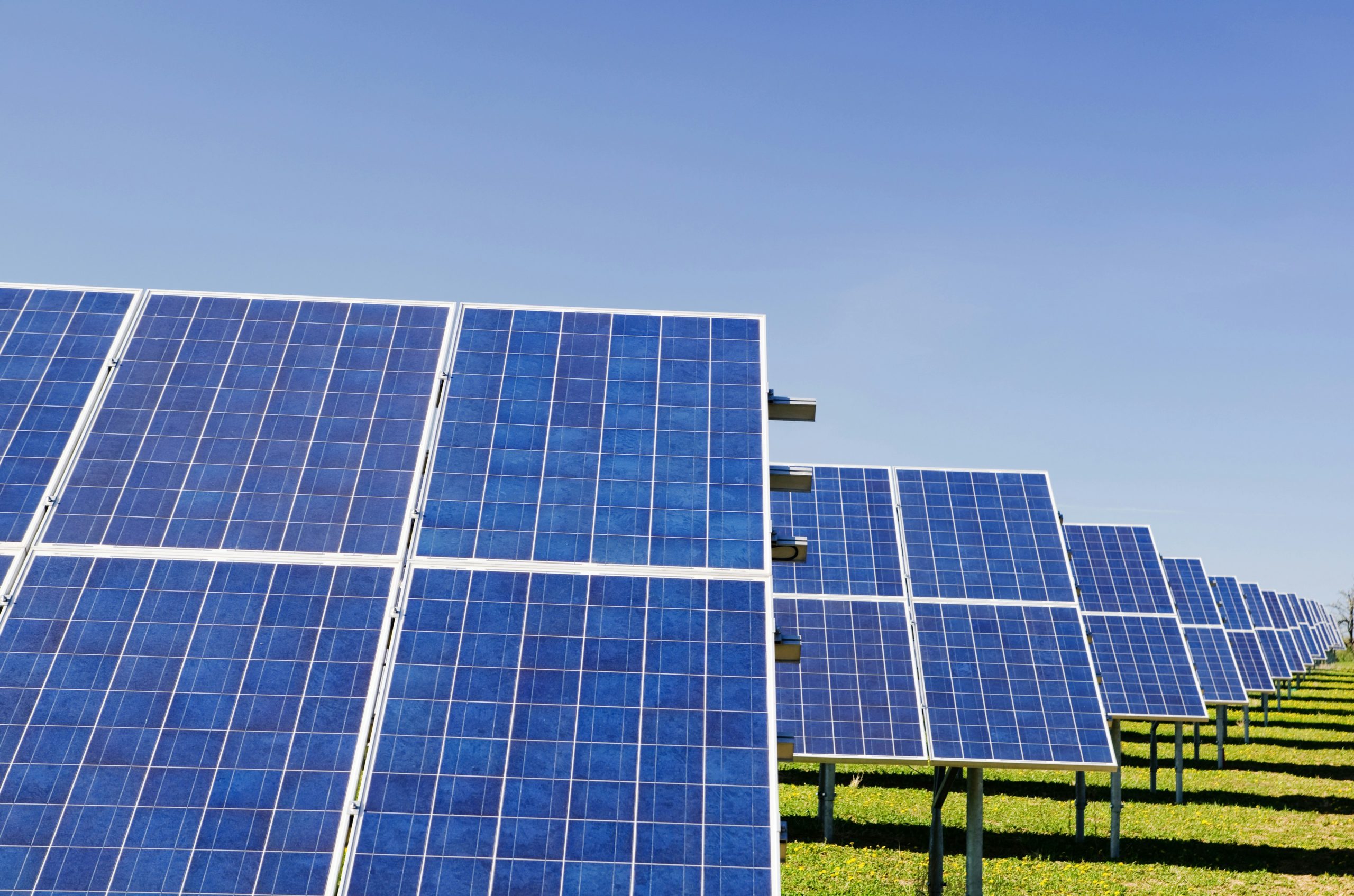 Advantages and Disadvantages of Solar Energy (2025 Update)
