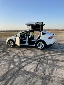 Tesla Solar Roof vs Solar Panels (2025 Cost Comparison)