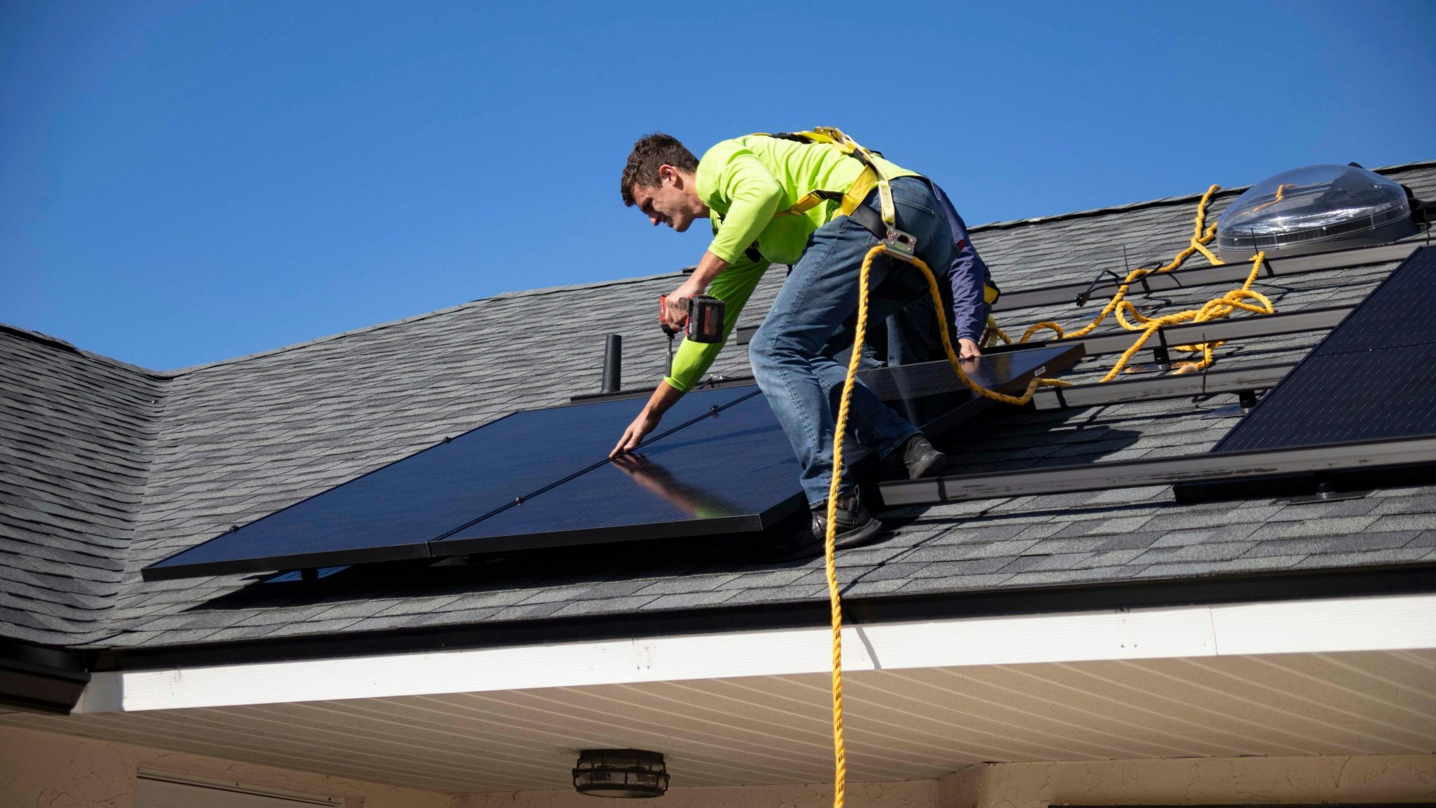 Solar Panel Size and Weight: A 2026 Guide (with Examples) - Solar ...